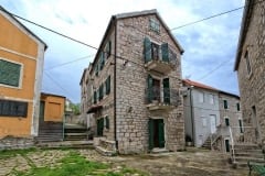 Naslovna