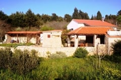 1_kuća-se-sastoji-od-nekoliko-objekata-Kopiraj